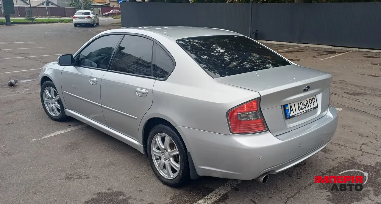 Subaru Legacy - фото 2