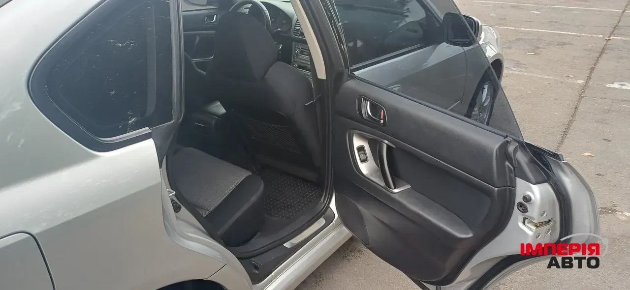 Subaru Legacy - фото 7