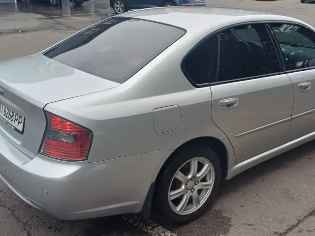 Subaru Legacy - фото 3