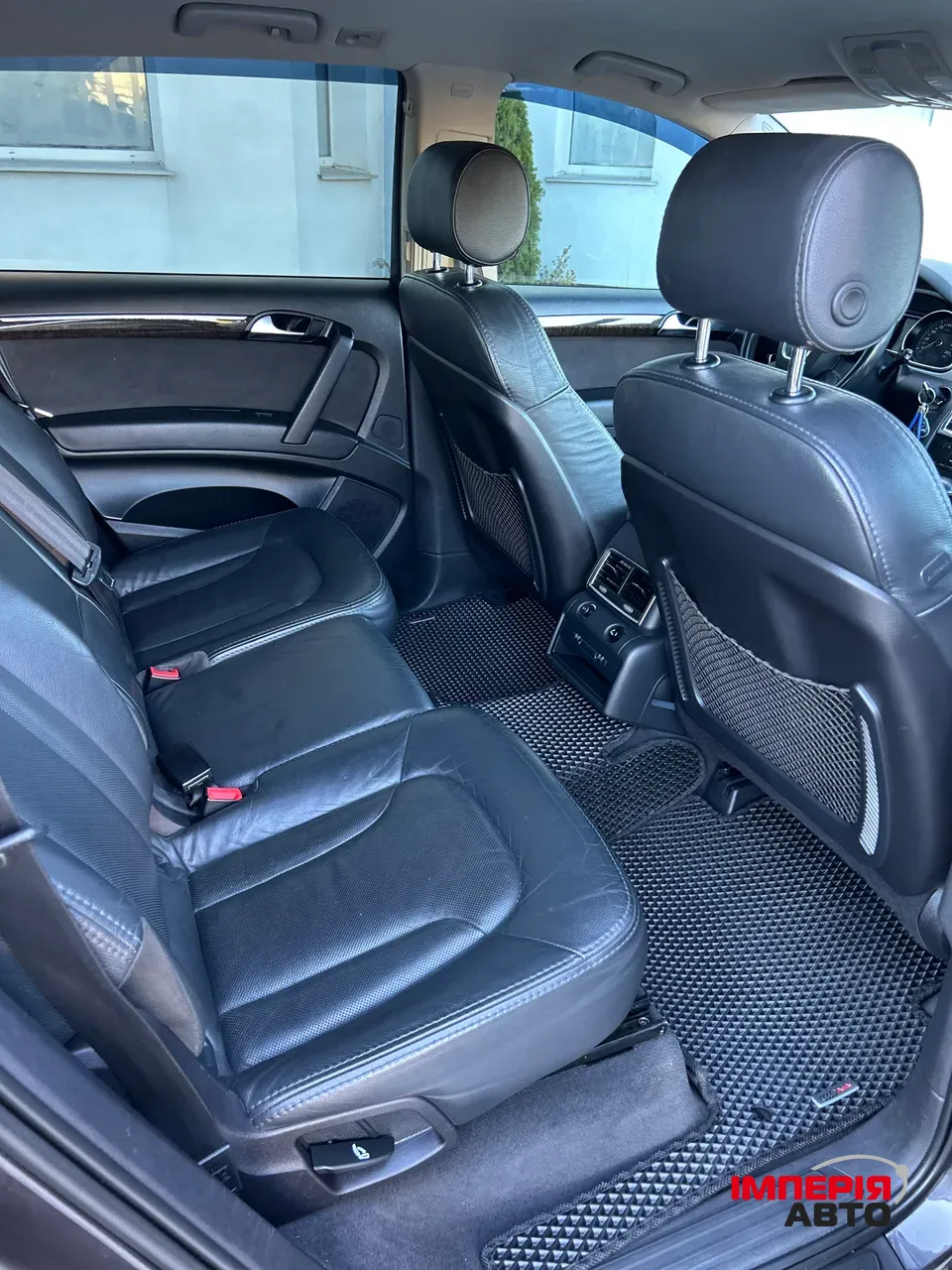 Audi Q7 - фото 14