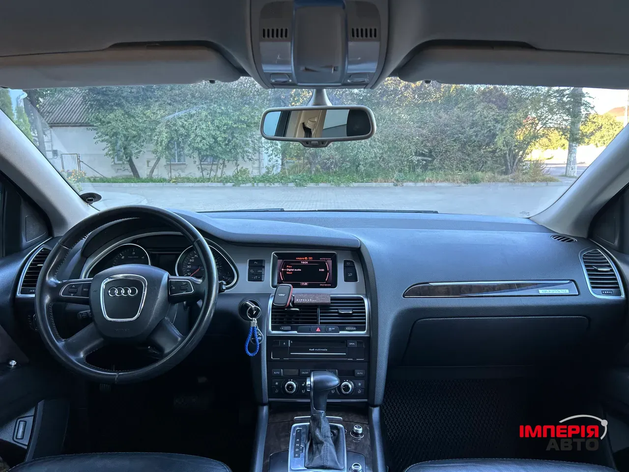 Audi Q7 - фото 8