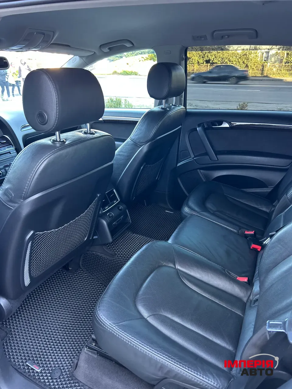 Audi Q7 - фото 13