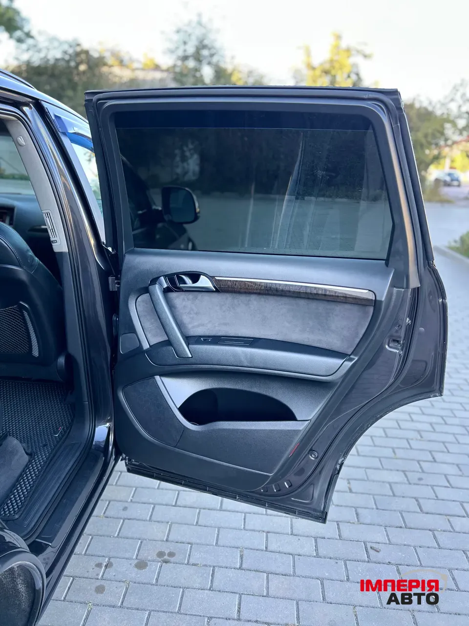 Audi Q7 - фото 17