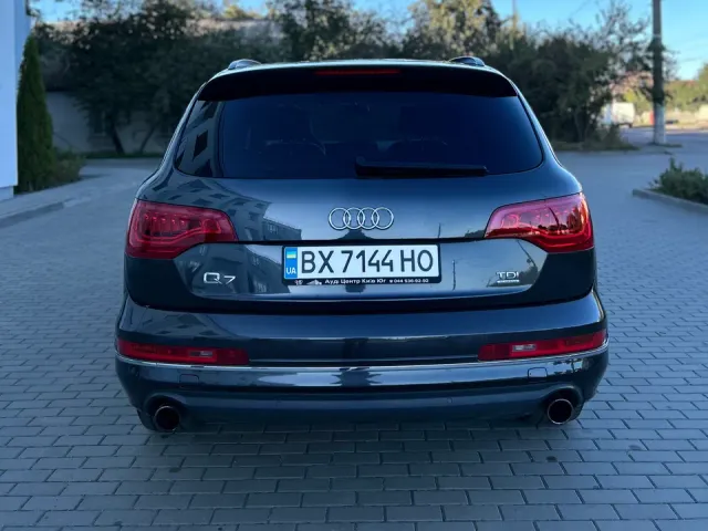Audi Q7 - фото 2