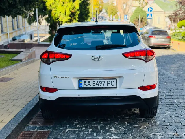 Hyundai Tucson - фото 1