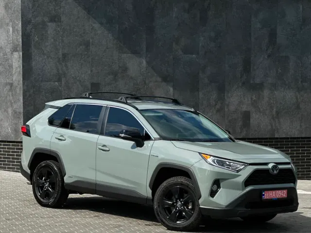 Toyota RAV4 - фото 2