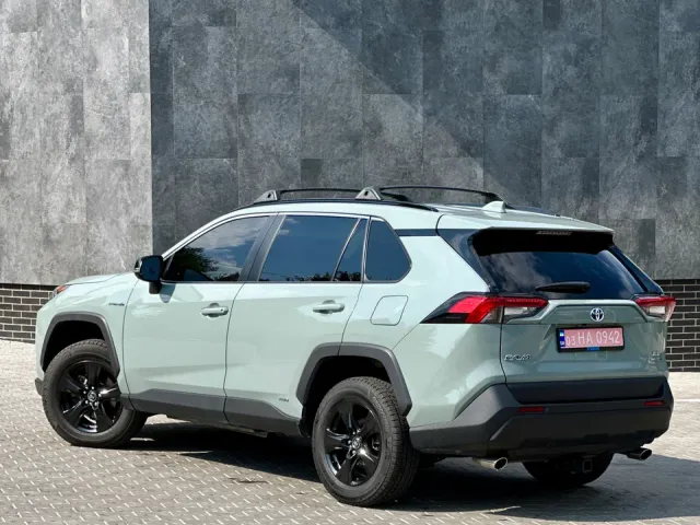 Toyota RAV4 - фото 3