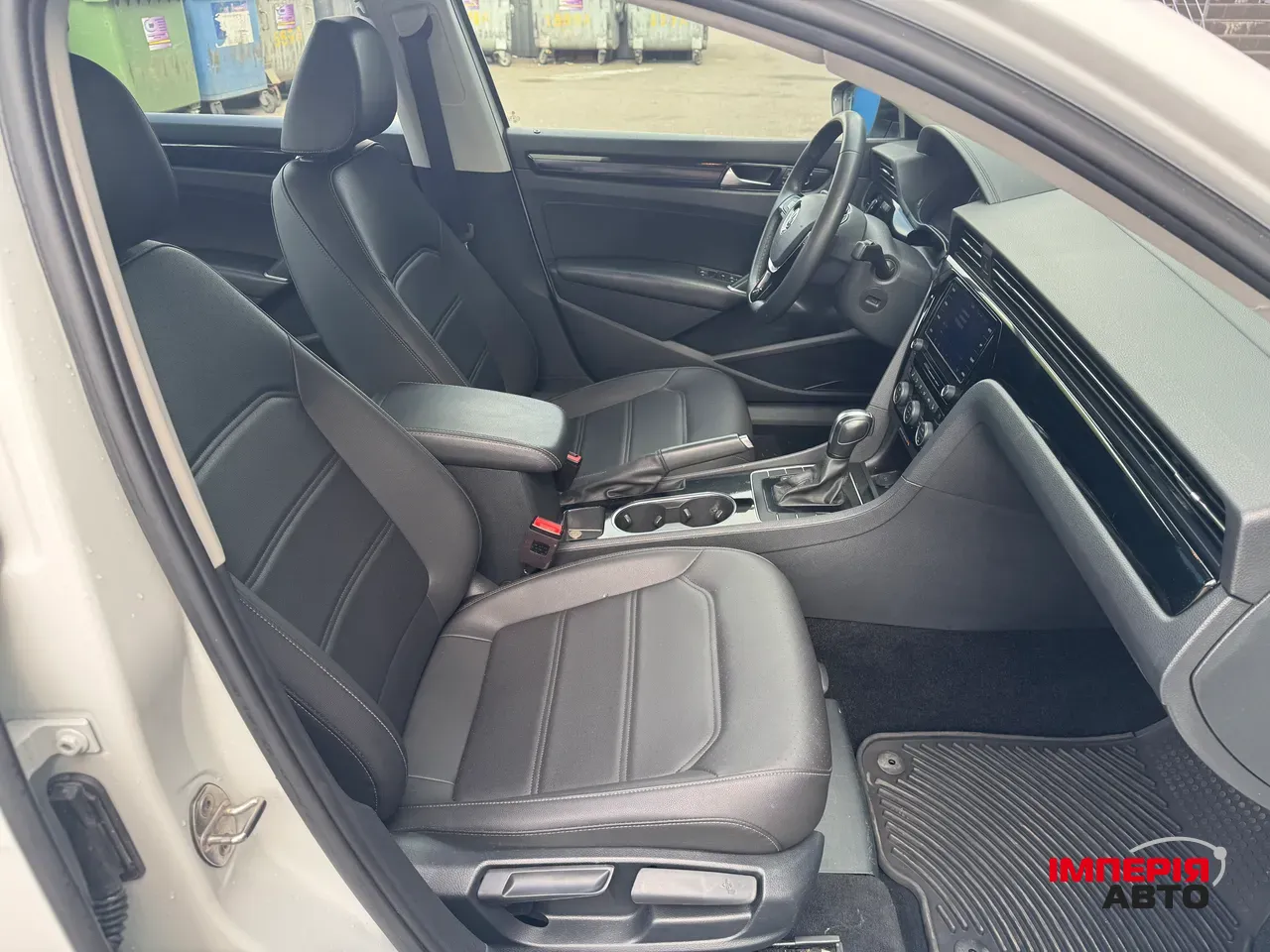 Volkswagen Passat (North America and China) - фото 10