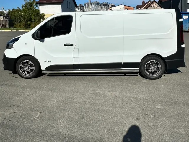 Renault Trafic - фото 2