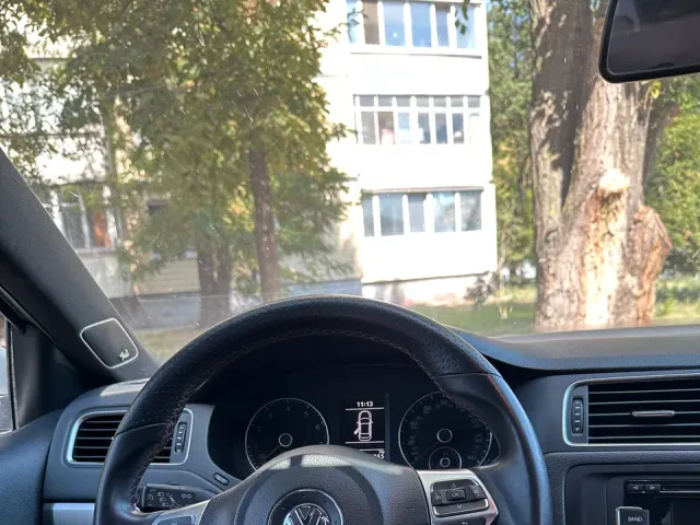 Volkswagen Jetta - фото 4