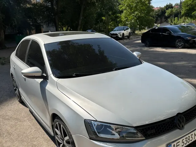 Volkswagen Jetta - фото 5