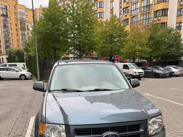 Ford Escape - фото 1