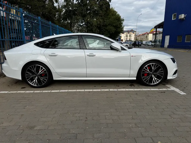 Audi A7 - фото 5