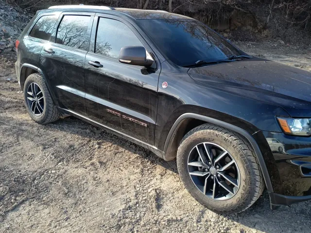 Jeep Grand Cherokee - фото 3