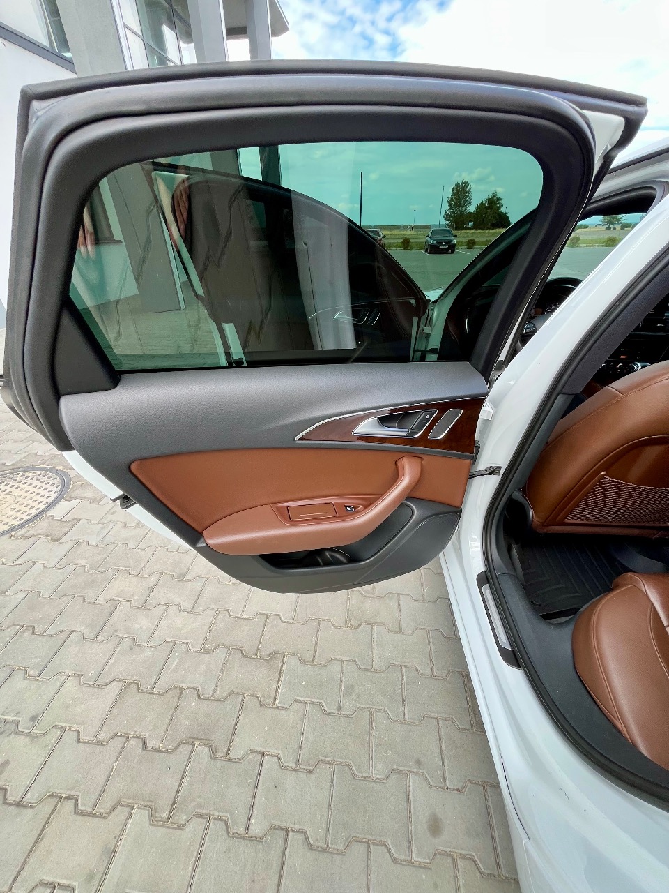 Audi A6 - фото 12