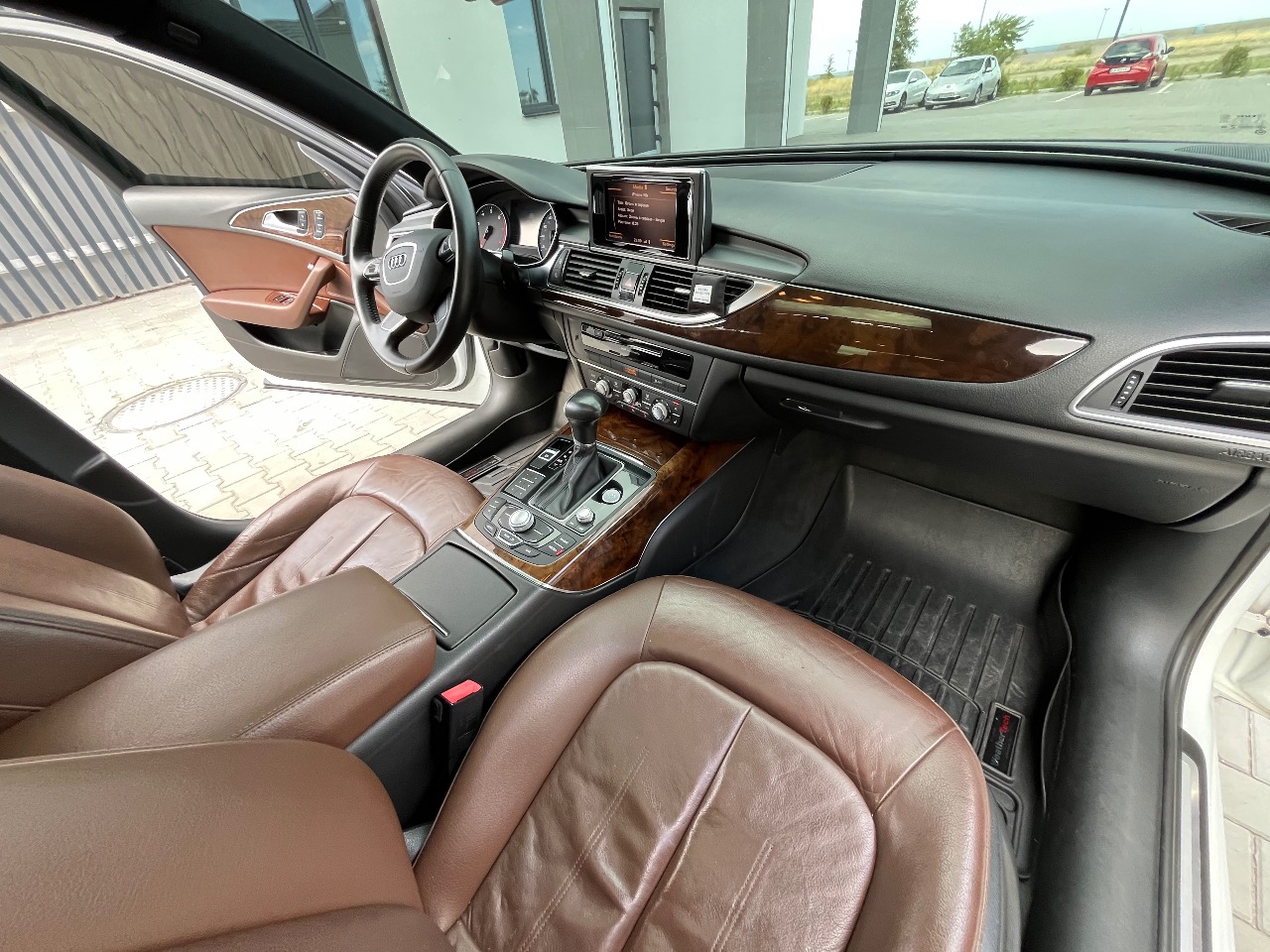 Audi A6 - фото 19