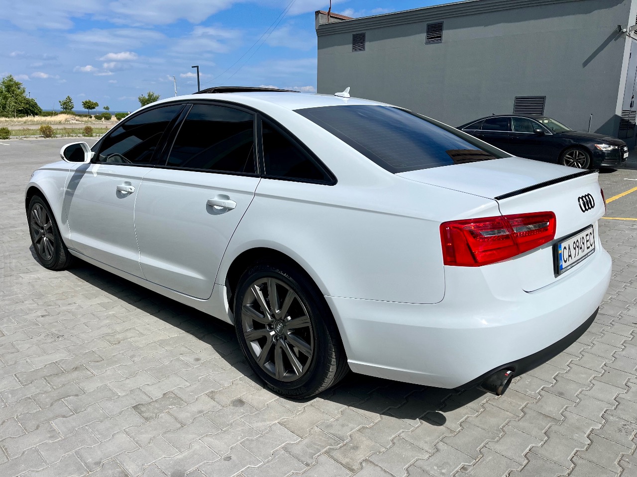 Audi A6 - фото 1