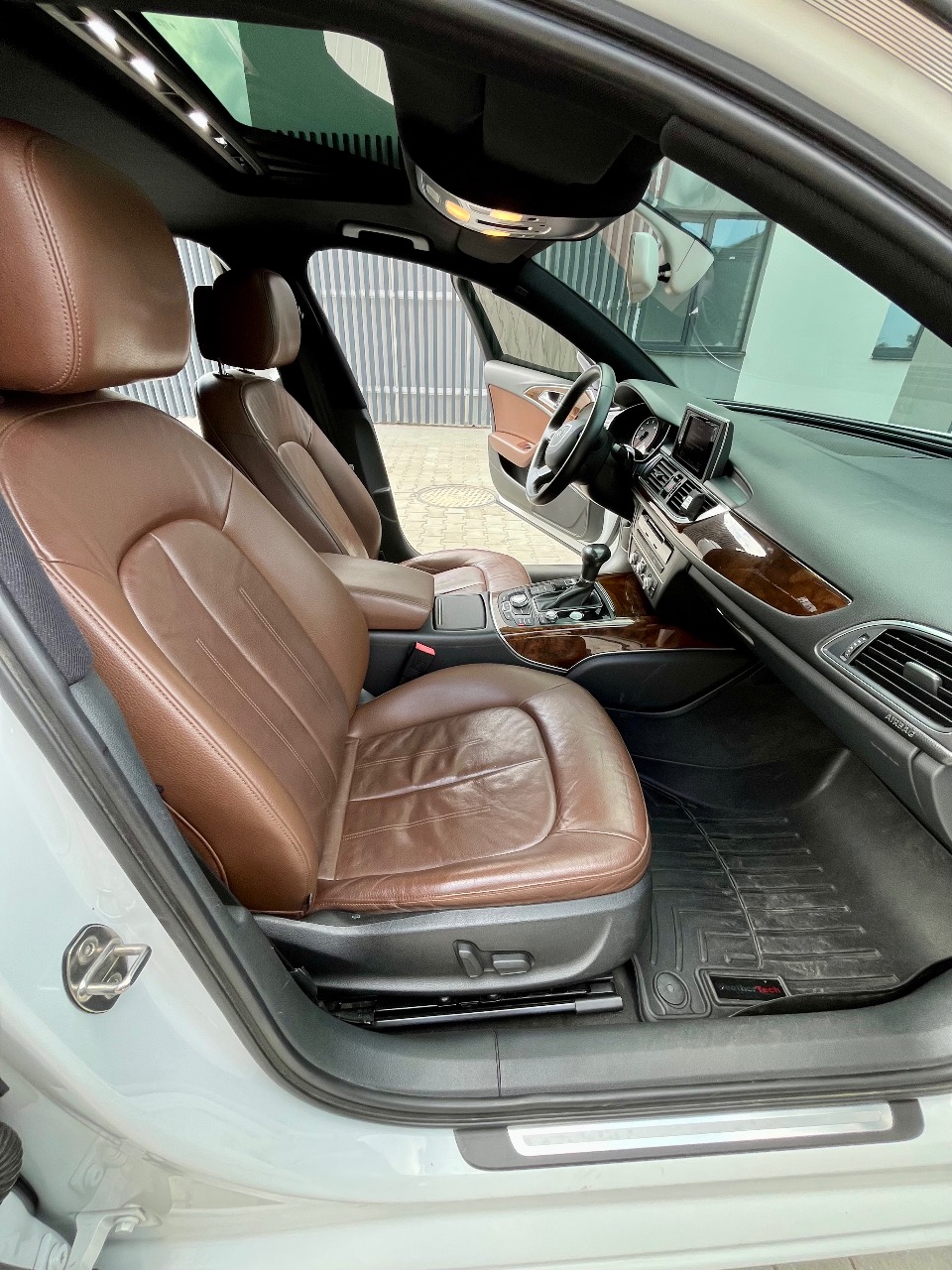 Audi A6 - фото 15