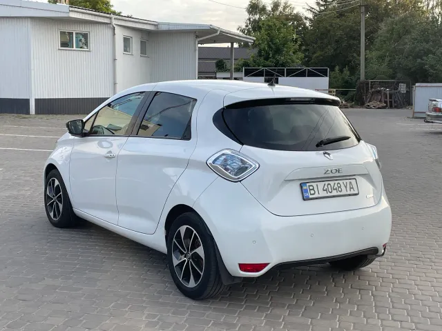 Renault ZOE - фото 4