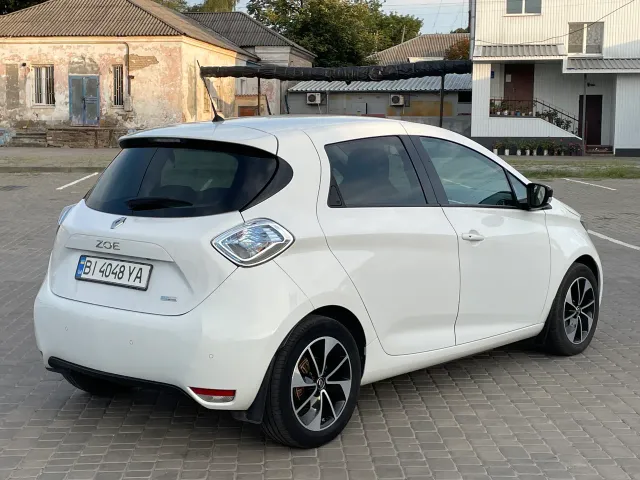 Renault ZOE - фото 5