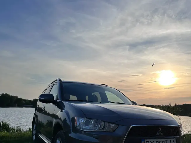 Mitsubishi Outlander - фото 4