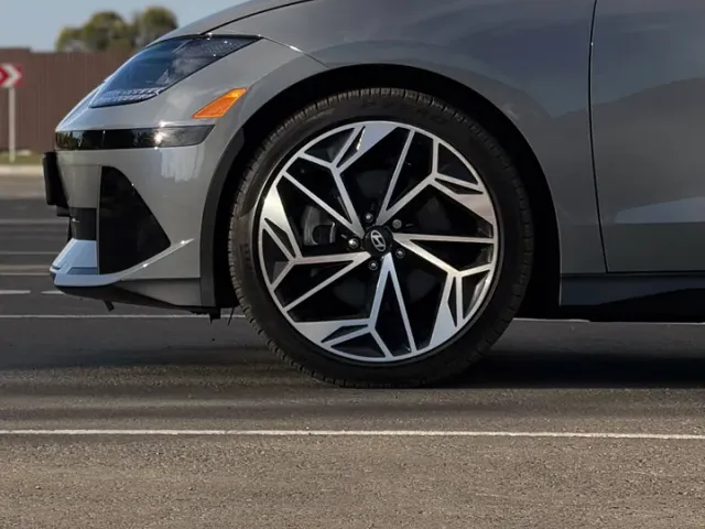 Hyundai IONIQ 6 - фото 5