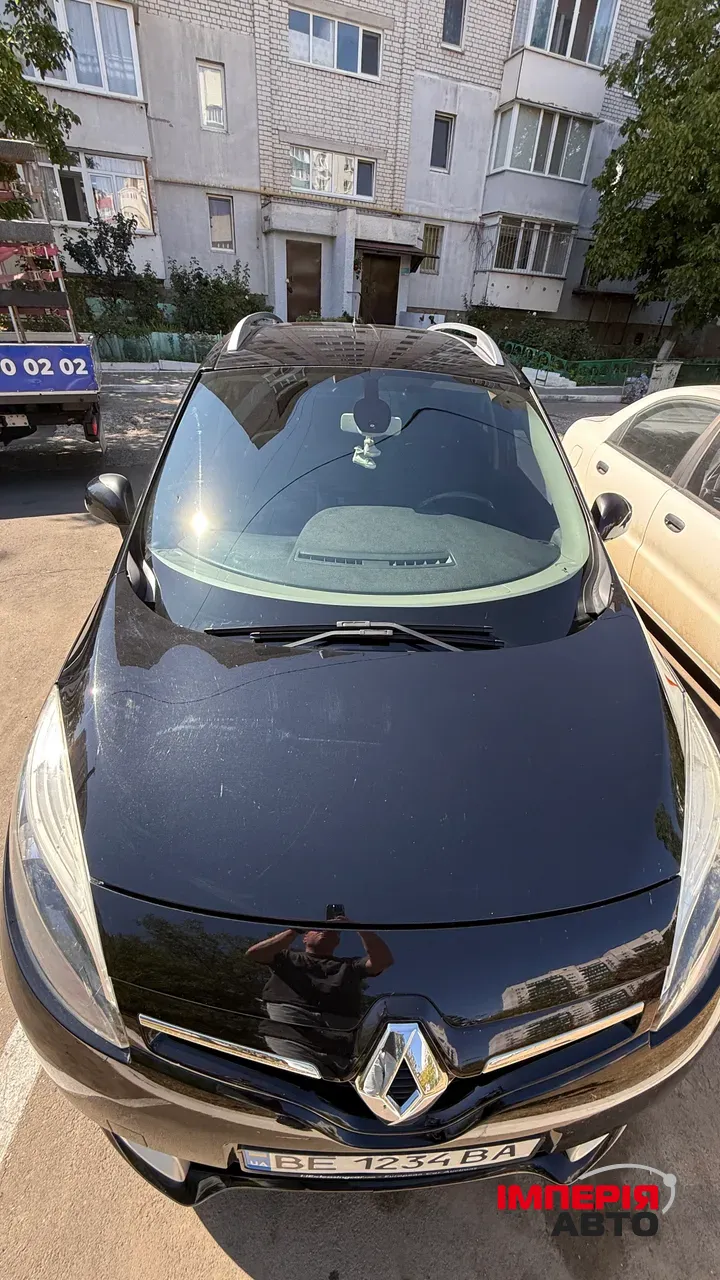 Renault Scenic - фото 11