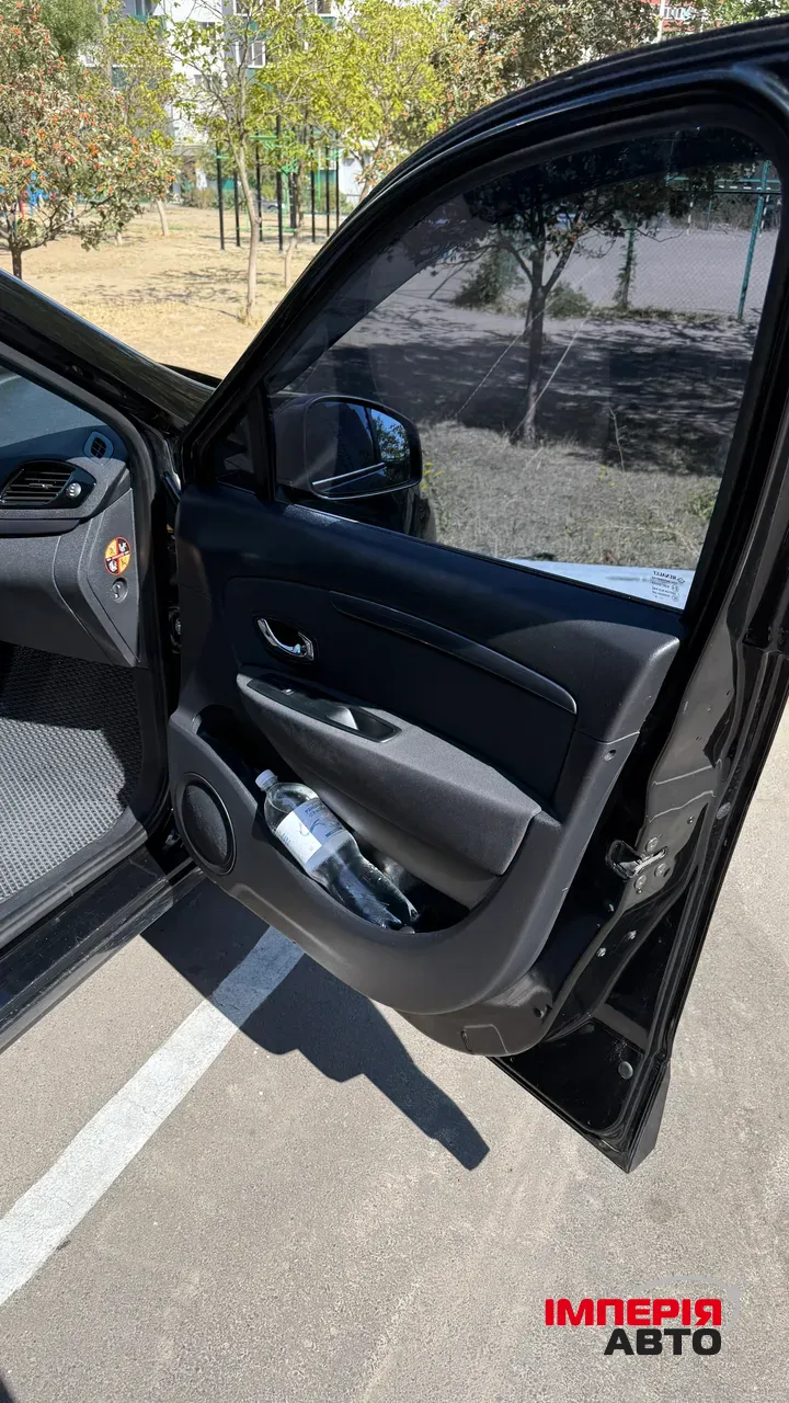 Renault Scenic - фото 6