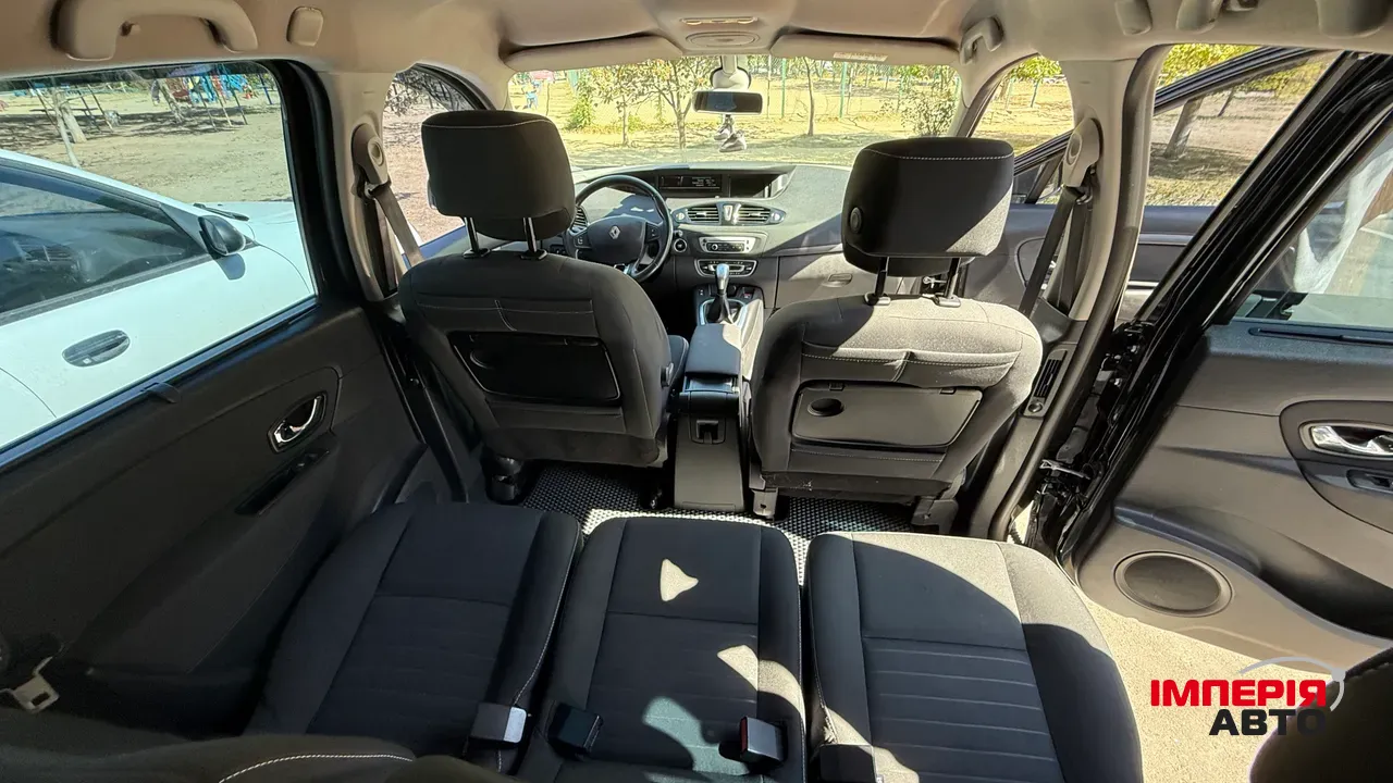 Renault Scenic - фото 13