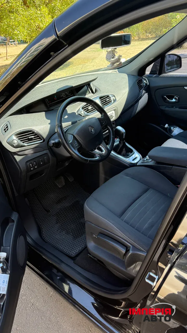 Renault Scenic - фото 9