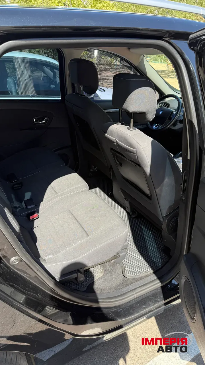 Renault Scenic - фото 14