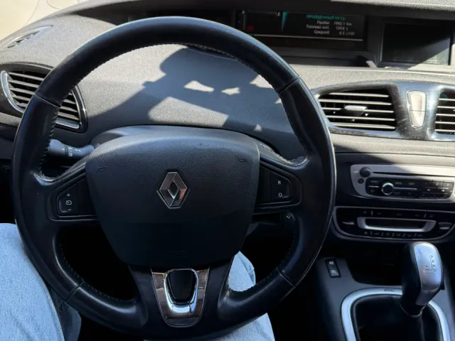 Renault Scenic - фото 1