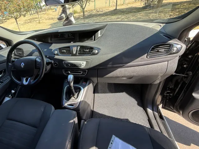Renault Scenic - фото 2