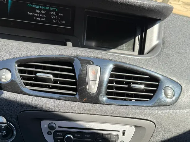 Renault Scenic - фото 4