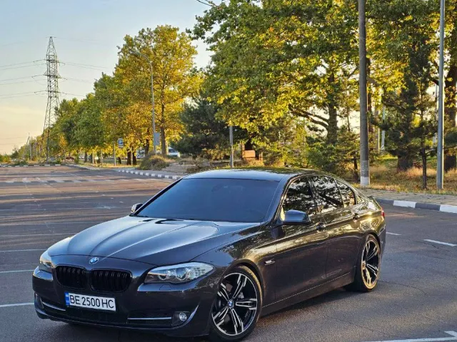 BMW 5 серії - фото 1
