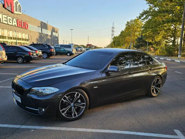 BMW 5 серії - фото 2