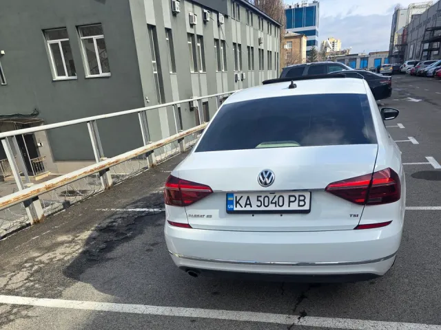 Volkswagen Passat - фото 4
