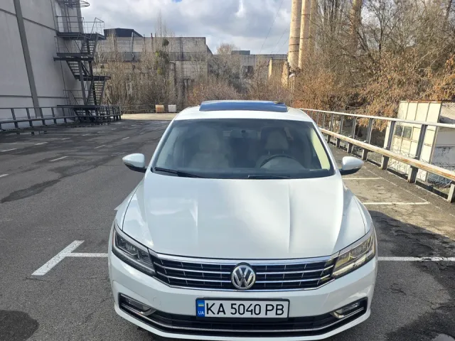 Volkswagen Passat - фото 1