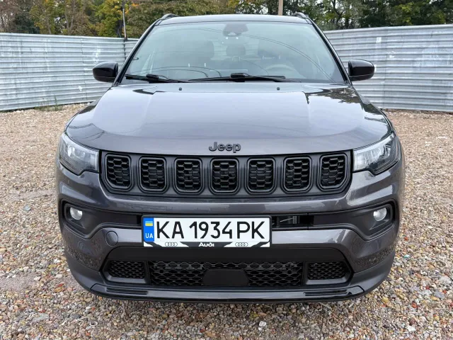 Jeep Compass - фото 1
