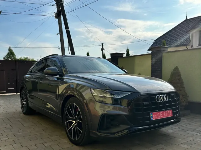 Audi Q8 - фото 1