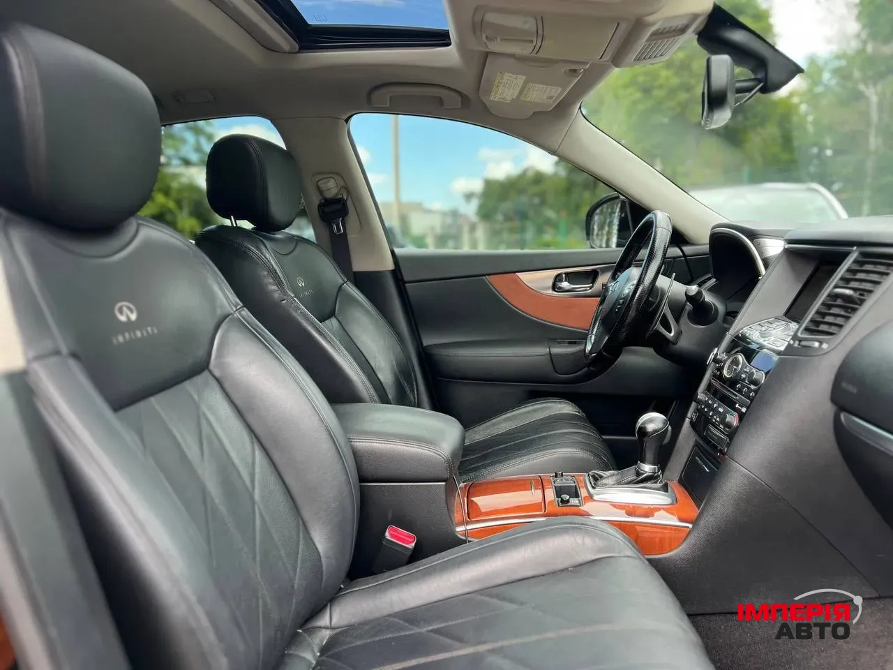 Infiniti FX - фото 10