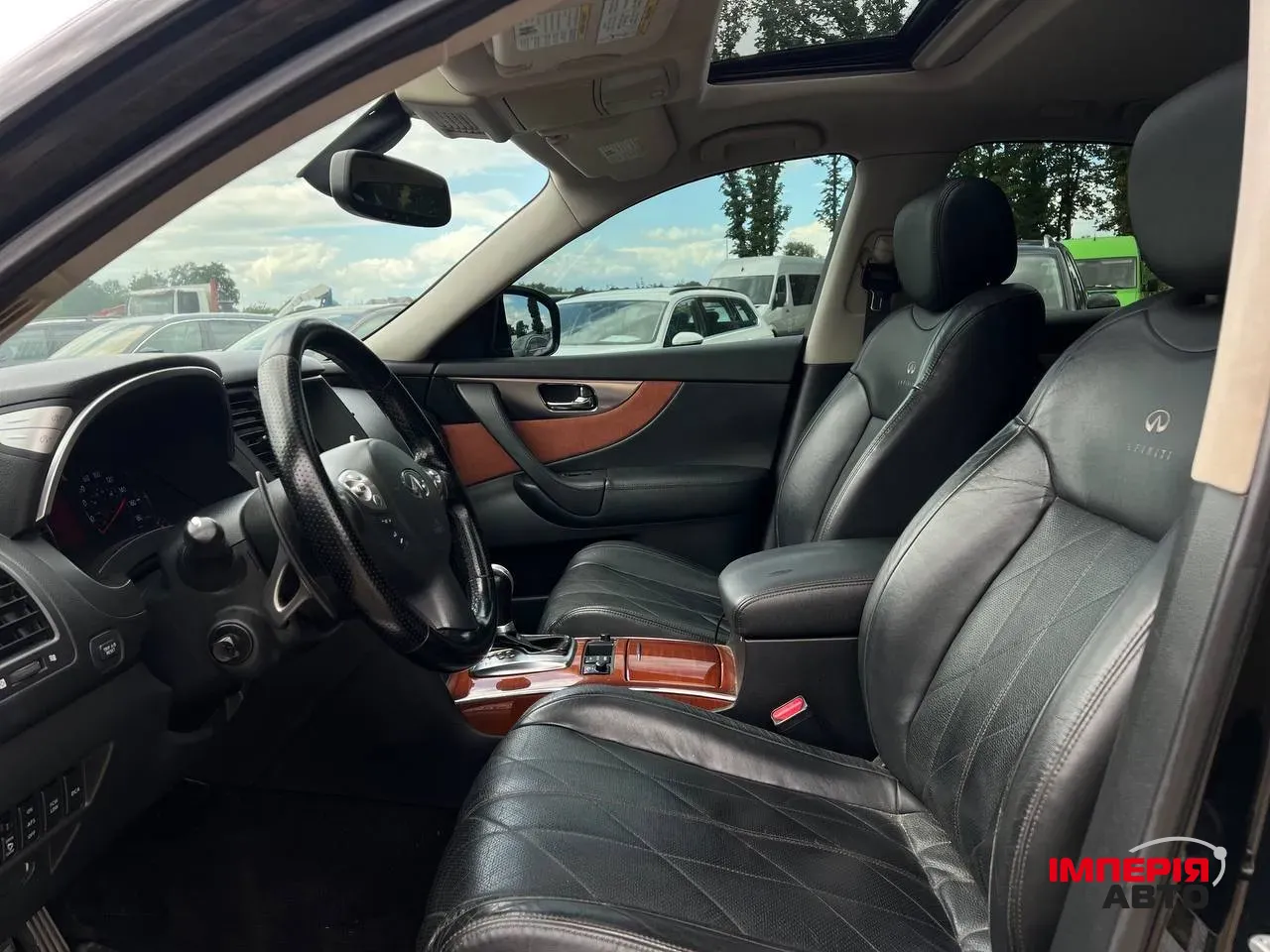 Infiniti FX - фото 9