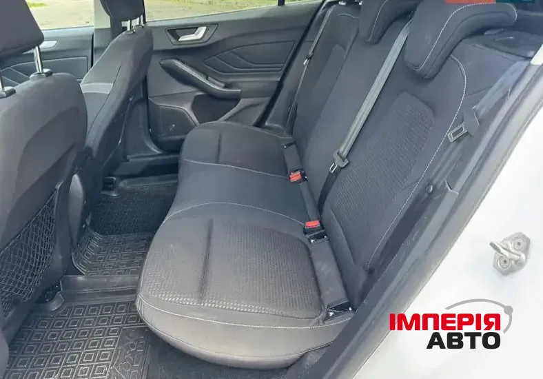 Ford Focus - фото 6