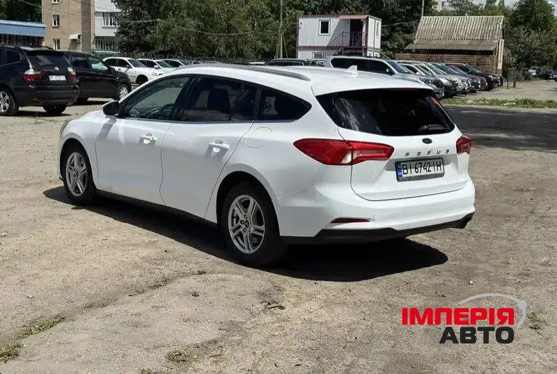 Ford Focus - фото 5