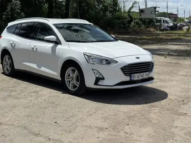 Ford Focus - фото 2