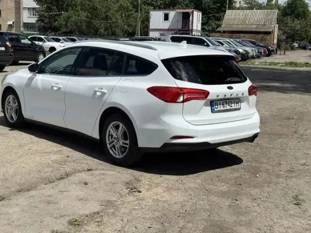 Ford Focus - фото 5
