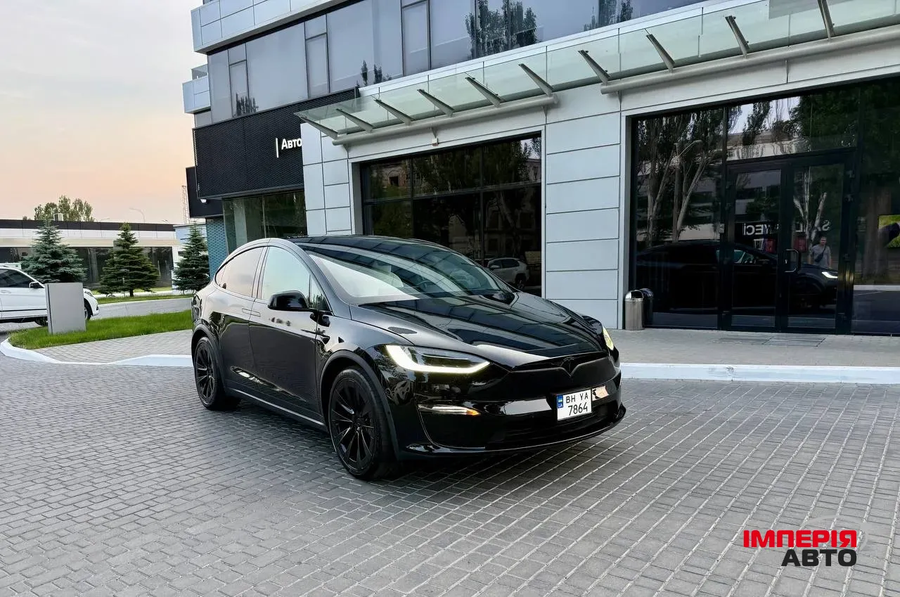 Tesla Model X - фото 1