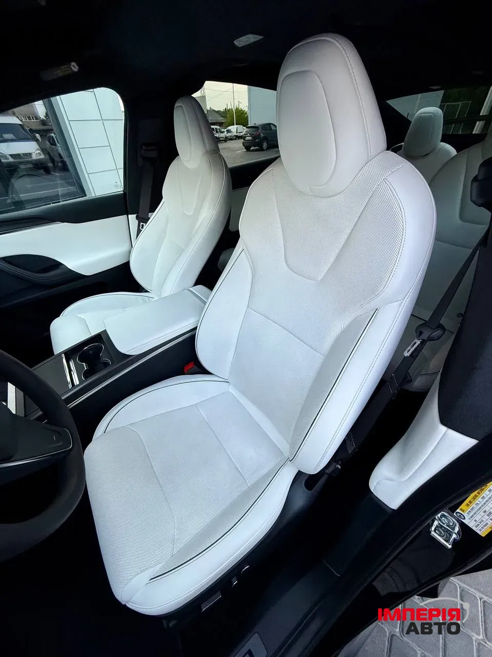 Tesla Model X - фото 10