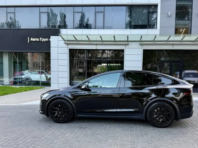 Tesla Model X - фото 1