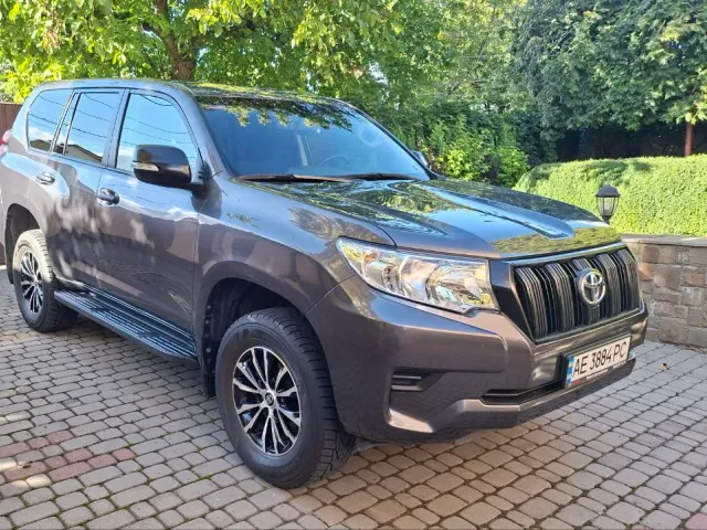 Toyota Land Cruiser Prado - фото 1